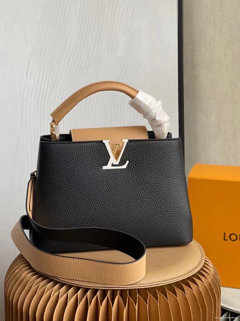Louis Vuitton CAPUCINES BB 0822